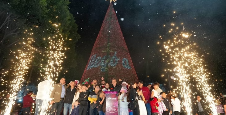 Enciende Pepe Chedraui árbol e iluminación navideña 