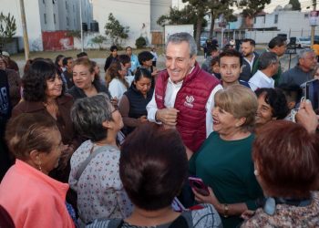 Entrega Pepe Chedraui rehabilitación vial en la unidad habitacional Loma Bella