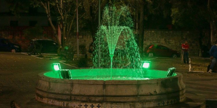 Inaugura Gobierno de la Ciudad revitalización de la fuente del parque Enrique Benítez
