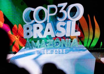 La COP30 impulsa el financiamiento climático y promete planificar la transición hacia los combustibles fósiles
