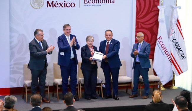 La Secretaría de Economía y la Semarnat establecen estándares ambientales para la importación de vehículos de carga