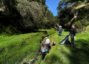 Ciudadanía y autoridades llevan a cabo jornada de limpieza en Barranca Las Armas, del río Atoyac, en Tlaxcala