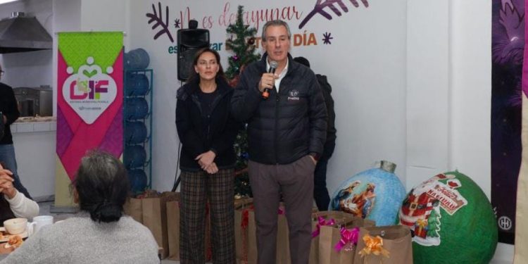 Pepe Chedraui y MariElise Budib encabezan convivencia navideña en el Dormitorio Municipal