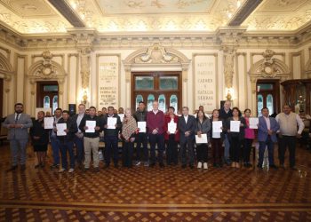 Toma protesta Pepe Chedraui a inspectoras e inspectores de sección