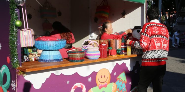 Gobierno de la Ciudad invita a visitar la Villa Artesanal Navideña 2025