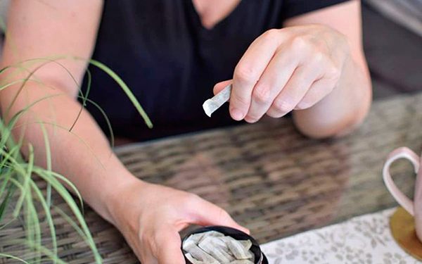 “Bolsas de nicotina”, más adictivas que el tabaco