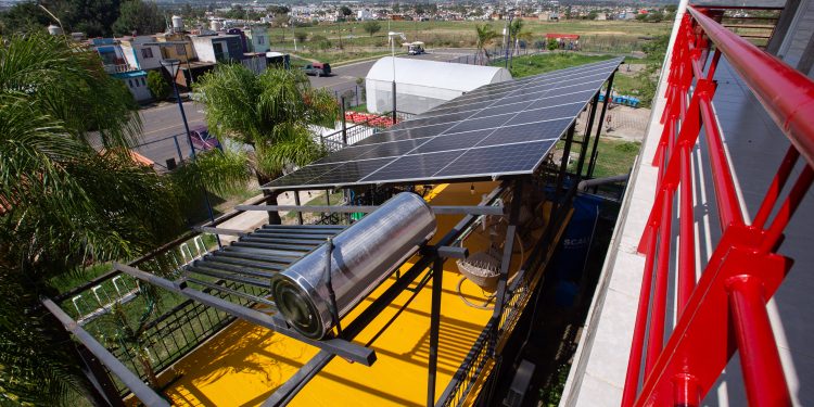 UdeG logra el primer lugar nacional como la universidad con mayor producción de energía limpia