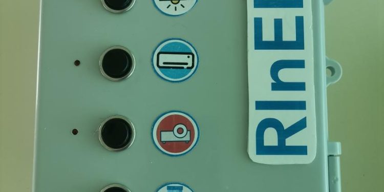 Crean sistema ahorrador de energía para edificios y salones de clases