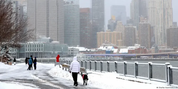Nueva York declara el estado de emergencia por megatormenta