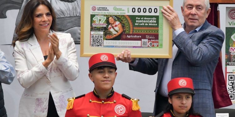 AGRICULTURA y Lotería Nacional celebran la Ley de Desarrollo Sustentable de la Cafeticultura con billete conmemorativo