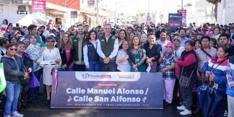 Entrega Pepe Chedraui rehabilitación vial en la colonia Santa Margarita
