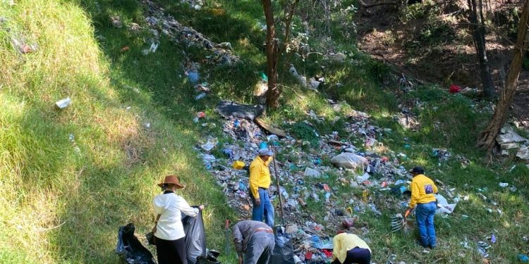 Participa CEASPUE en jornadas de limpieza en ribera del Río Atoyac