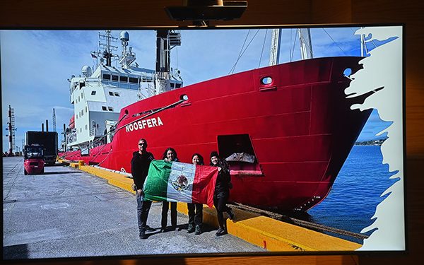 Expedición científica regresa del Polo Sur; analizará muestras de la Antártica