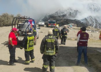 Incendio en relleno sanitario de San José Chiapa registra 70 por ciento de control