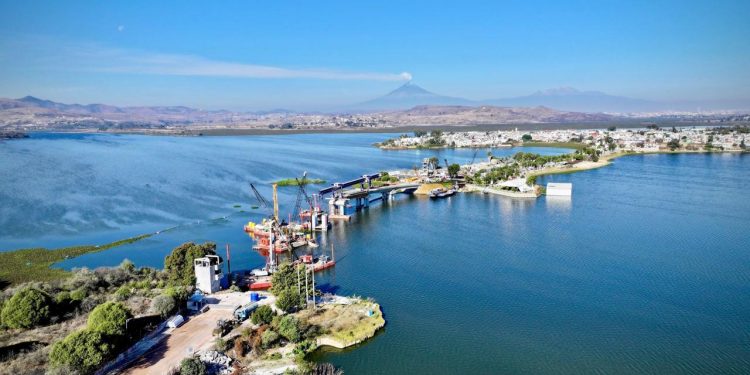 Avanza Puente de la Transformación para conectar a la Mixteca poblana