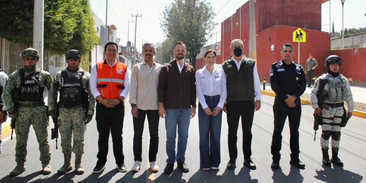 Entrega Pepe Chedraui rehabilitación vial en unidad habitacional Fovissste San Roque