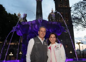 Impulsa Pepe Chedraui Mujeres que Brillan con iluminación violeta de las fuentes de la ciudad por el Día de la Mujer