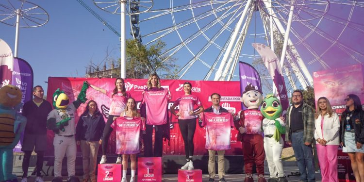 Presenta Gobierno Municipal medalla de la 2ª edición de la “Carrera Mujeres Imparables”