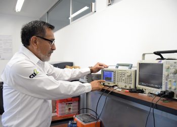 Electrónica aplicada, en el Laboratorio SLED de la BUAP