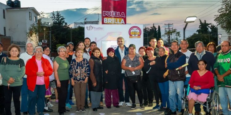Beneficia Pepe Chedraui a más de 8 mil habitantes con modernización de alumbrado público