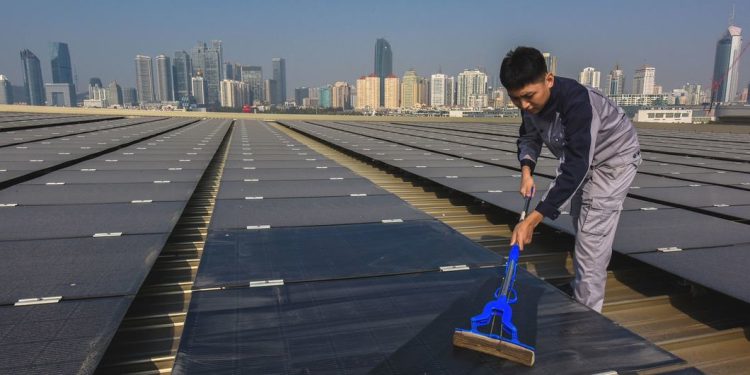 Guerras como la de Irán deben acelerar la carrera hacia las renovables y la independencia energética