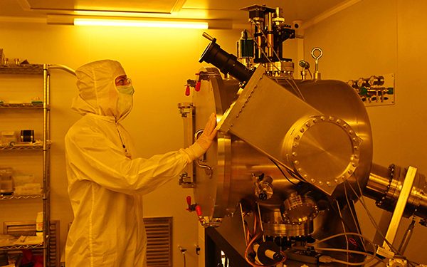 Elabora la UNAM dispositivos electrónicos y ópticos para tecnología cuántica