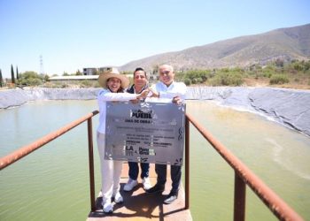 Recibe UTTECAM placa por obra hídrica que fortalece su infraestructura universitaria