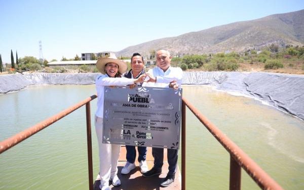 Recibe UTTECAM placa por obra hídrica que fortalece su infraestructura universitaria