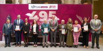 Entrega Alcalde de Puebla premios al mérito ciudadano en artes, cultura y patrimonio cultural