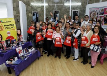 Renueva DIF Puebla Capital y OXXO “Taller de Cortes y Peinado” para personas adultas mayores