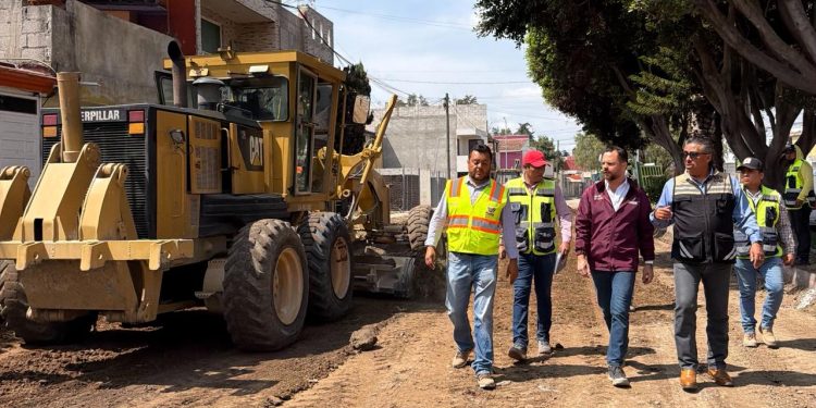 Avanza Gobierno de la Ciudad con trabajos de rehabilitación vial en Bulevar Apulco