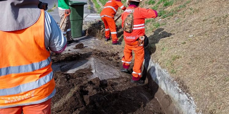 Gobierno de la Ciudad intensifica limpieza de cunetas en Bulevar Atlixcáyotl ante temporada de lluvias