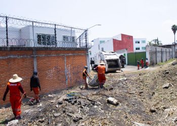 Gobierno de la Ciudad inicia intervención de limpieza en barranca de Río Zapatero