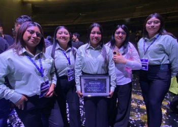 Obtienen estudiantes UTH reconocimiento al Mejor Espíritu Emprendedor StartUp 2026