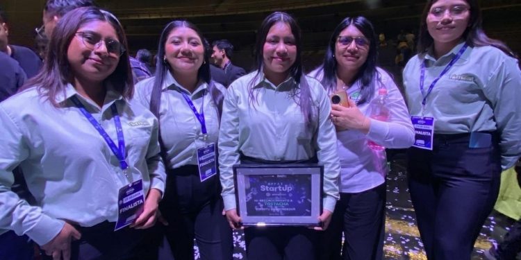 Obtienen estudiantes UTH reconocimiento al Mejor Espíritu Emprendedor StartUp 2026