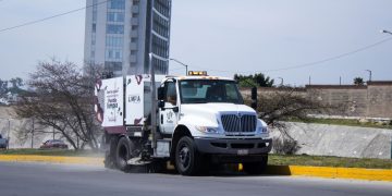 Barredoras refuerzan limpieza en vialidades: Ayuntamiento de Puebla