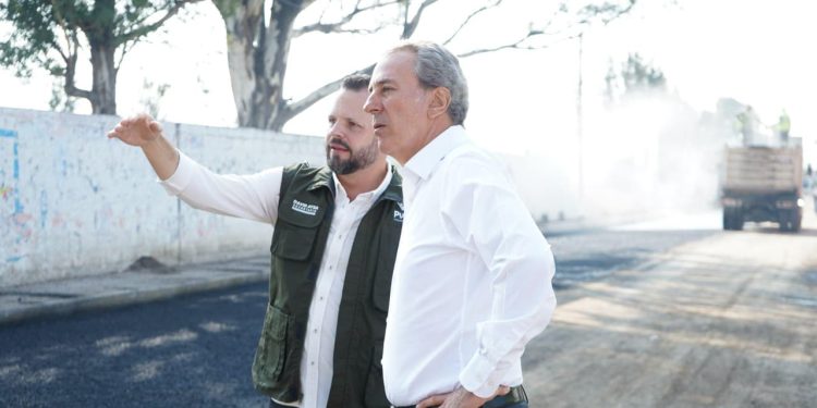 Impulsa Pepe Chedraui mejores vialidades con el Tren Capitalino de Pavimentación