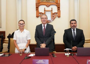 Nombra Cabildo a Alfonso Aguilar como secretario del Ayuntamiento de Puebla