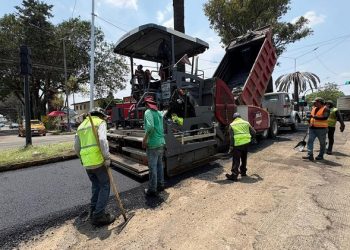 Fortalece el Presidente Municipal vialidades con el Tren Capitalino de Pavimentación