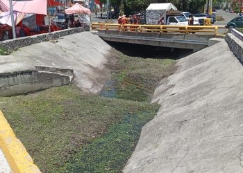 Promueve Ayuntamiento limpieza y disposición adecuada de residuos para prevenir inundaciones