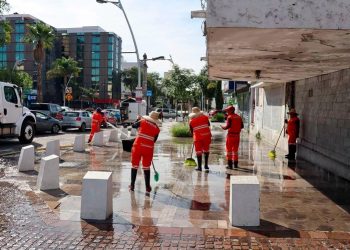 Personal de LIMPIA realiza lavado en Avenida Juárez: Gobierno Municipal