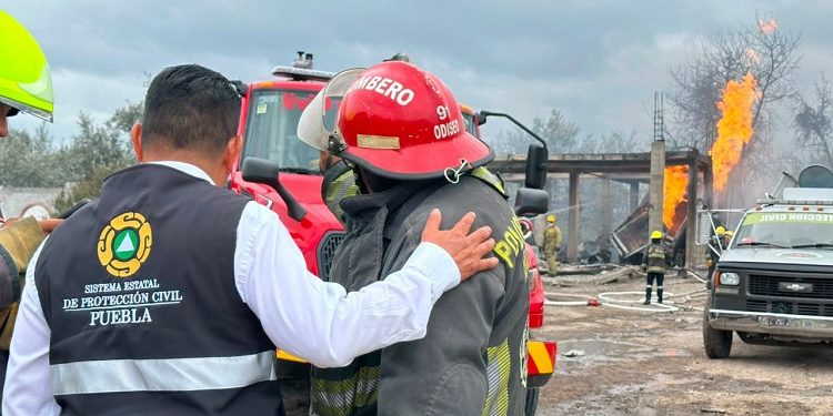 De forma oportuna Gobierno Estatal atiende emergencia por explosión en Tepeaca 
