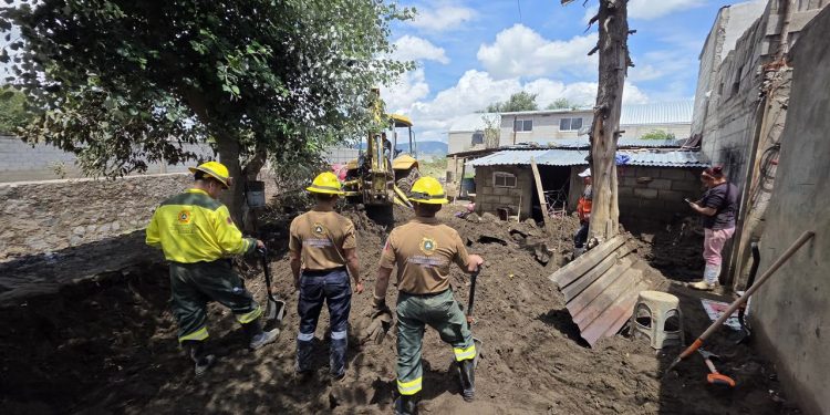 Protección Civil concluye limpieza de casas afectadas por inundación en Ciudad Serdán