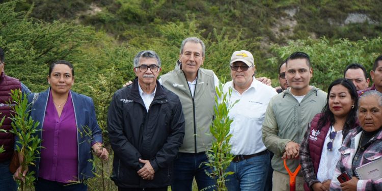 Encabeza Pepe Chedraui jornada de reforestación en Ecocampus BUAP