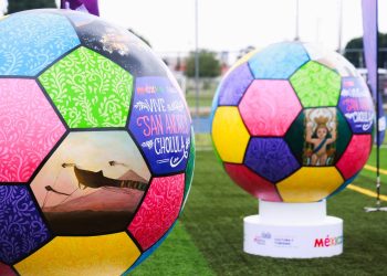 Impulsan deporte con la Copa San Andrés y la develación de balones monumentales