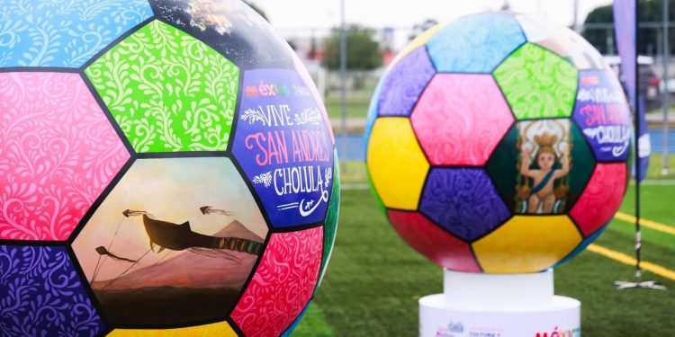 Impulsan deporte con la Copa San Andrés y la develación de balones monumentales