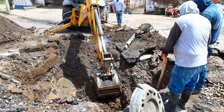 Gobierno de San Pedro Cholula atiende colapso de colector pluvial