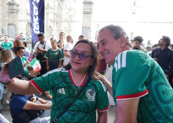 Convive Pepe Chedraui con poblanas y poblanos en la inauguración de la Copa del Mundo 2026