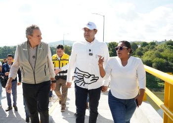 Supervisan Armenta y Chedraui Puente Vehicular de la Transformación