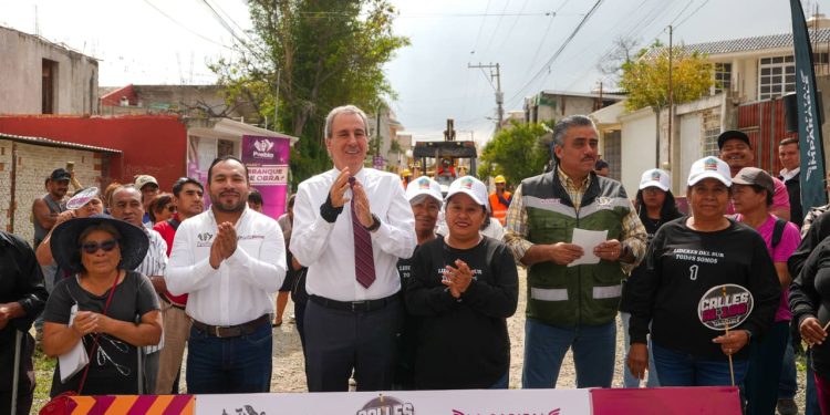 Arranca Presidente Municipal obras de pavimentación en la colonia Constitución Mexicana